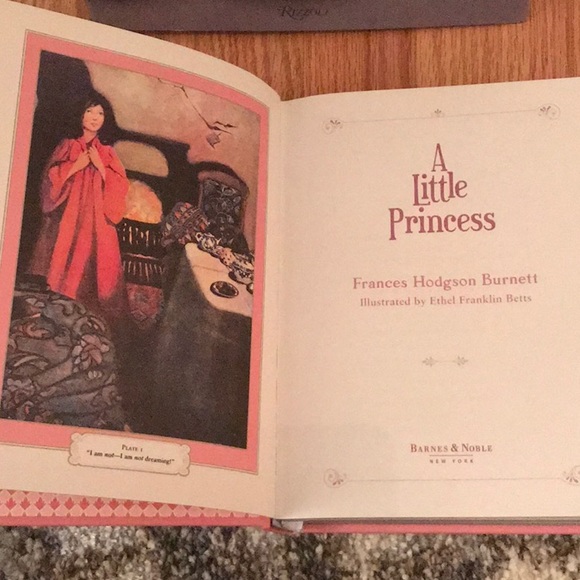 💝MYNE:)💐🦋 👸 A Little Princess Book 📖👸 COLLECTIBLE EDITION! - Picture 7 of 12